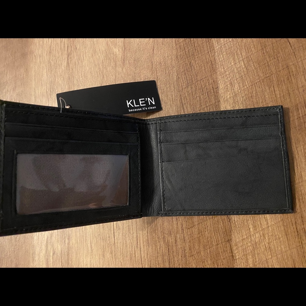 Designer Mens Leather Billfold wallet NEW